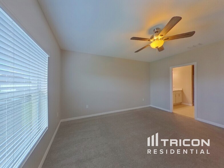 Building Photo - 232 Garnet Ave