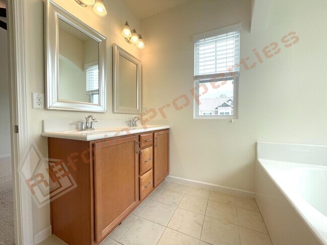 Building Photo - Great Location! 2 Story 3 Bedroom 1 Car-Garage End Unit Town Home with Community Pool  @ 55 James...