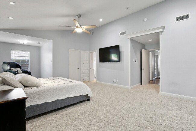 Building Photo - Jewel of Home, Large Lot,  in Wonderful Walkable Neighborhood!