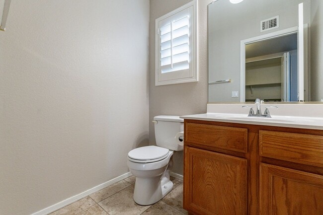 Building Photo - Stunning Tempe Home with Private Pool