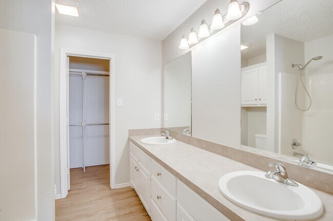 Building Photo - 9708 Avenue U
