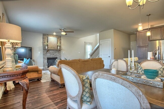 Building Photo - 3/BR luxury carriage home for rent