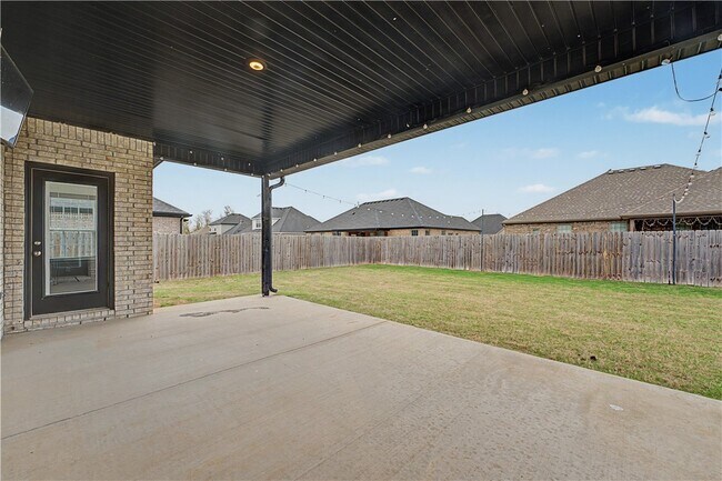 Building Photo - 431 Linda Ln