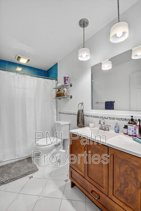 Building Photo - 2700 Yarmouth Dr