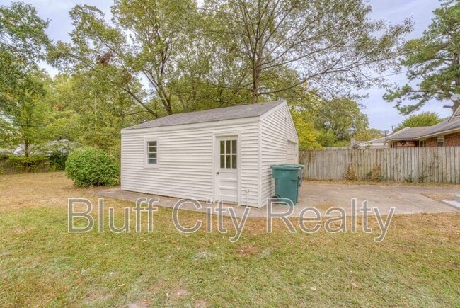 Building Photo - 1363 Colonial Rd