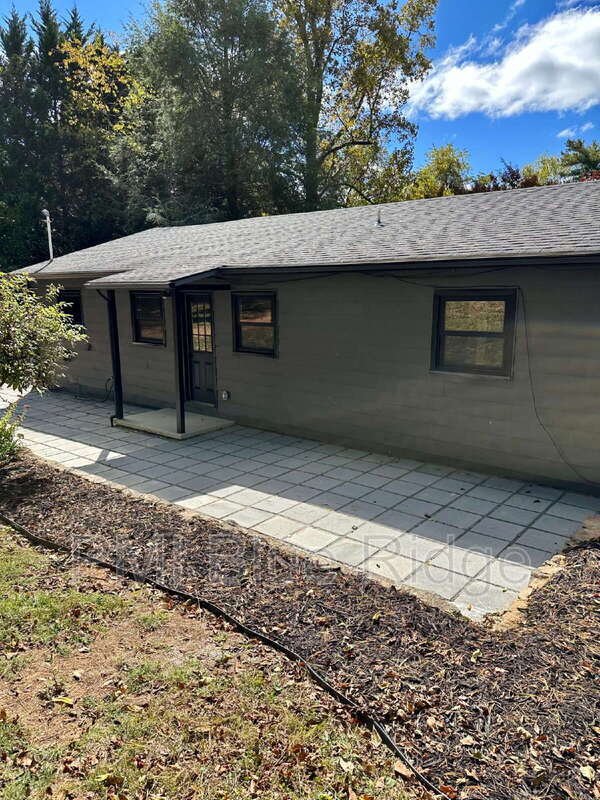 Building Photo - 2028 Arlington Pl
