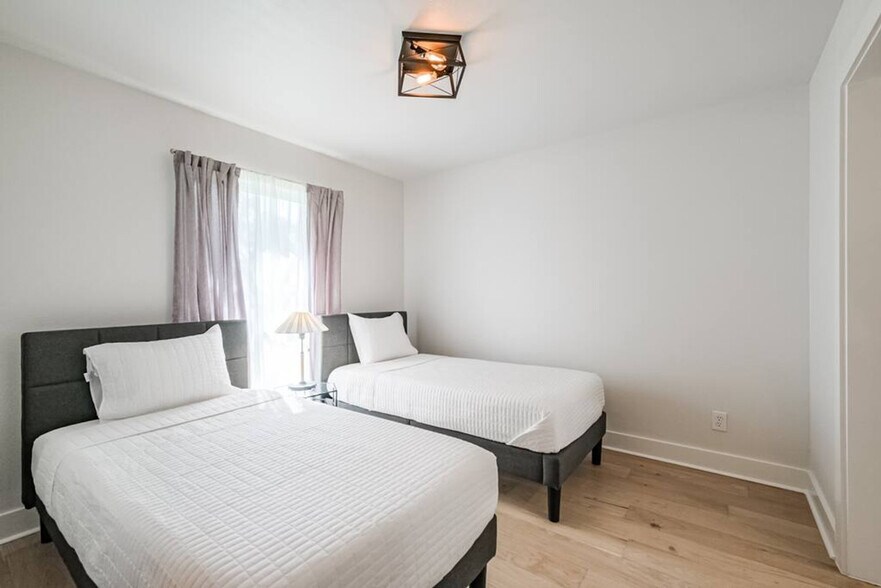 Building Photo - 6230 Rena St