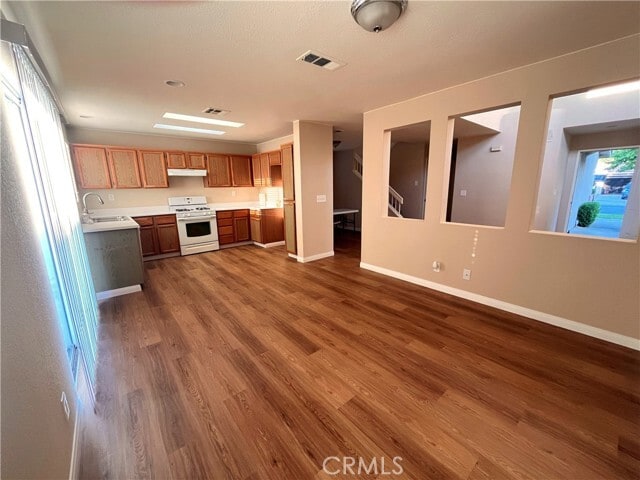 Building Photo - 45361 Tejon Ct