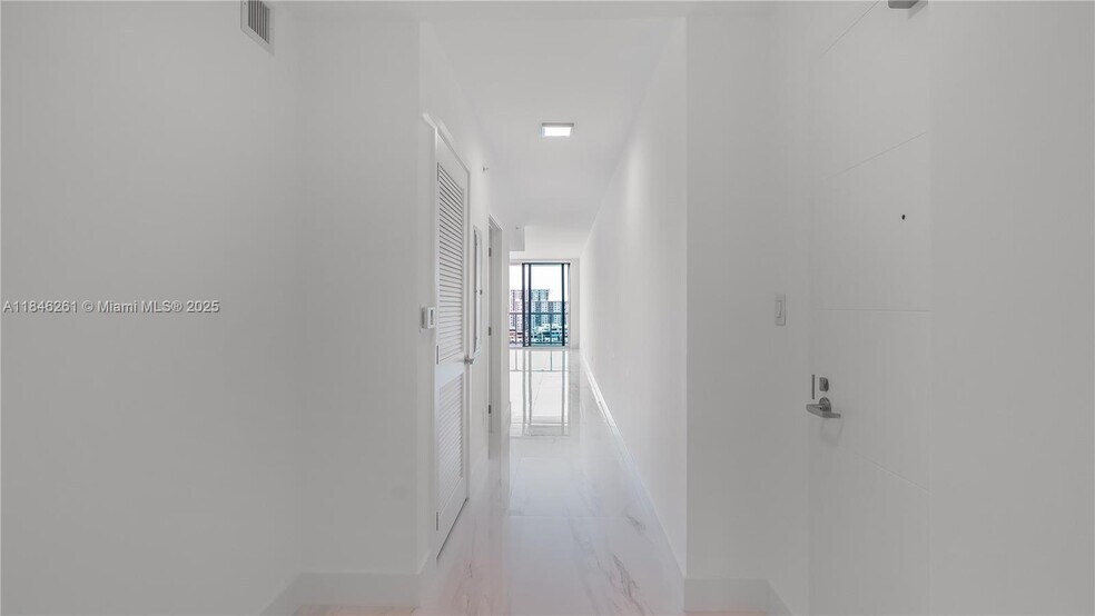 Building Photo - 400 Sunny Isles Blvd