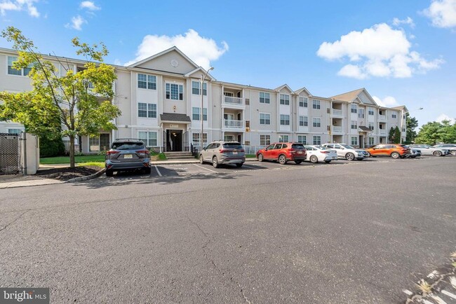 Building Photo - 12 Highbridge Ln