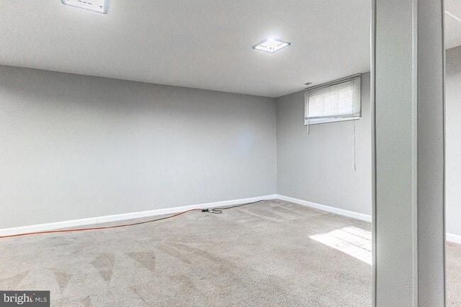 Building Photo - 2759 W George Mason Rd