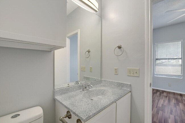 Building Photo - 2804 Rio Grande St