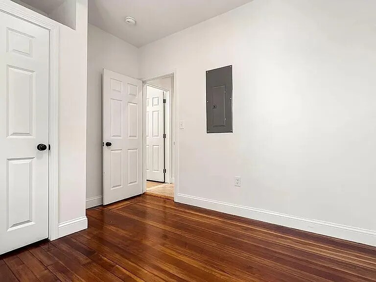 Building Photo - 27 Hancock St