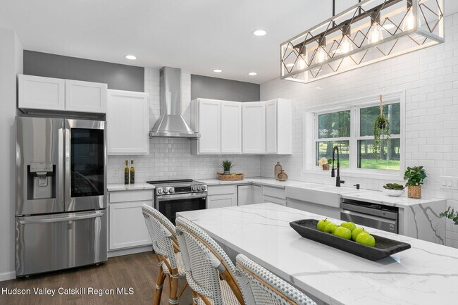 Building Photo - 32 Maurizi Ln