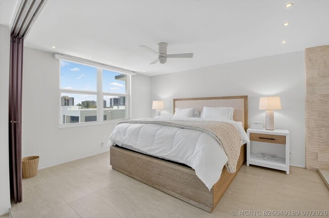 Building Photo - 4511 S Ocean Blvd