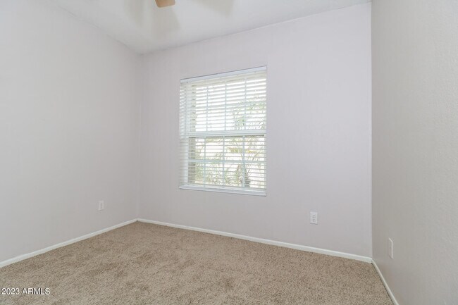 Building Photo - 6013 W Zoe Ella Way