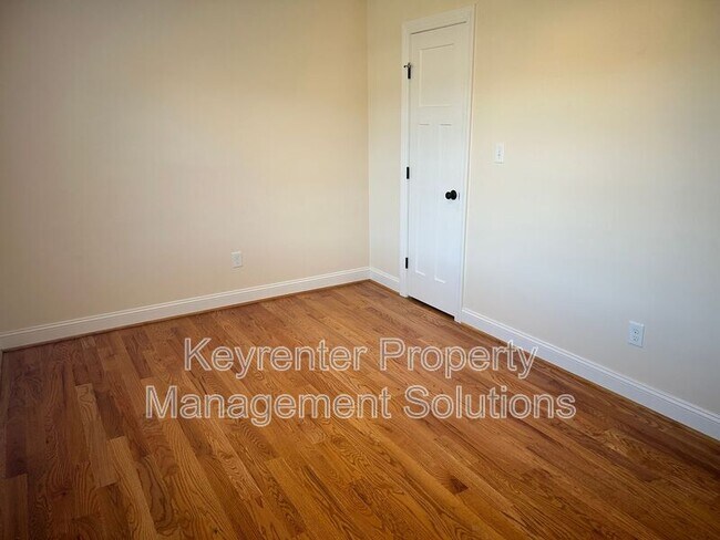 Building Photo - 18 Spring View Dr