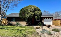 Building Photo - 5812 Garden Oaks Dr