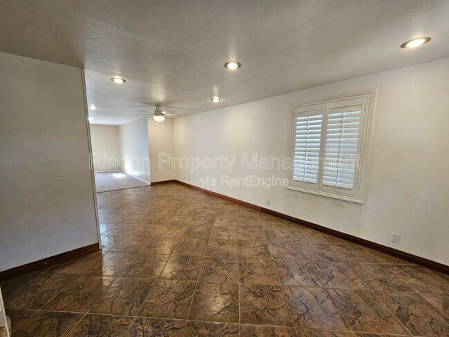 Building Photo - 2632 Captains Ave