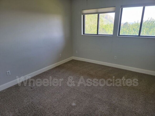 Building Photo - 1269 E 3075 N