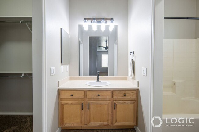 Building Photo - 2445 E White Horse Dr