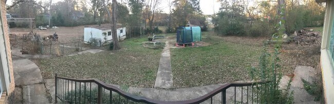 Building Photo - 106 Clark St