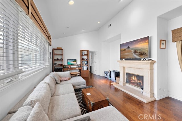 Building Photo - 414 Carnation Ave