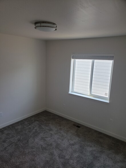 Building Photo - 710 Schodde Ave