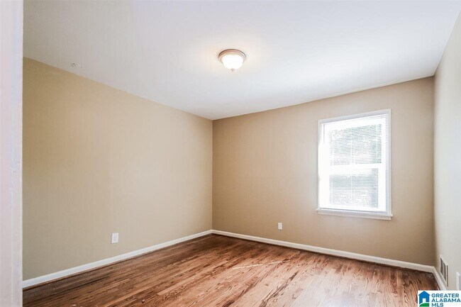 Building Photo - 8341 Vassar Ave