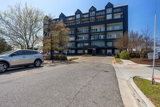 Building Photo - DOWNTOWN AREA