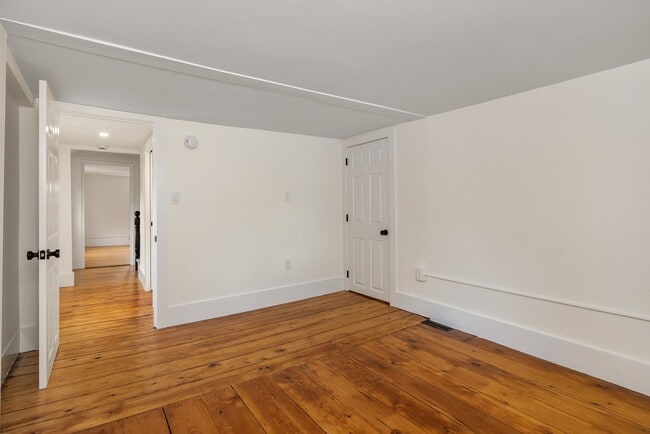 Building Photo - 26 Cabot St