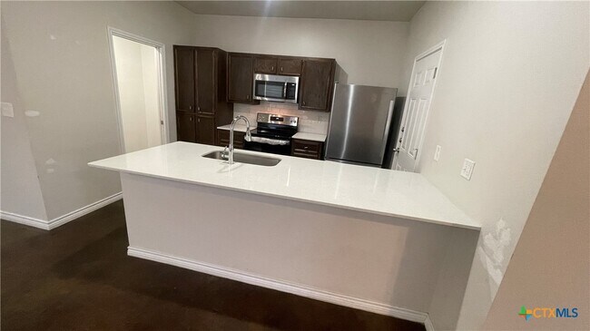 Building Photo - 202 Lowes Blvd