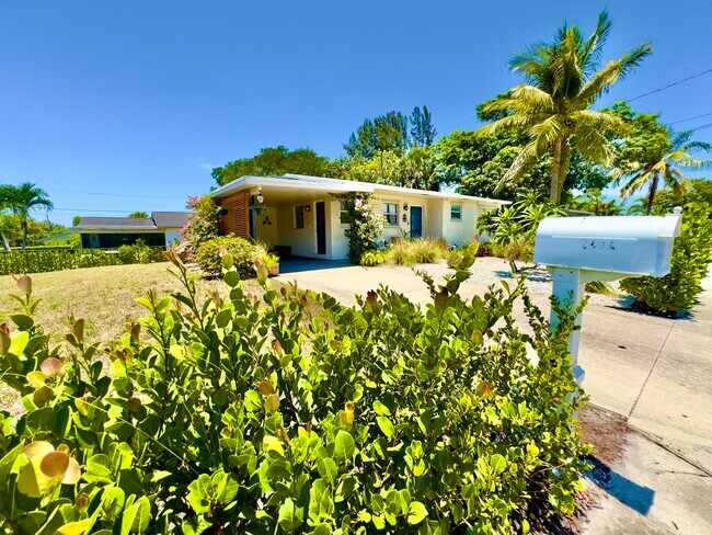 Building Photo - 2401 Avenue Q
