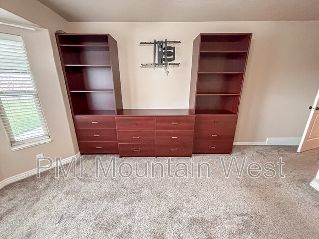 Building Photo - 2241 W 2475 N