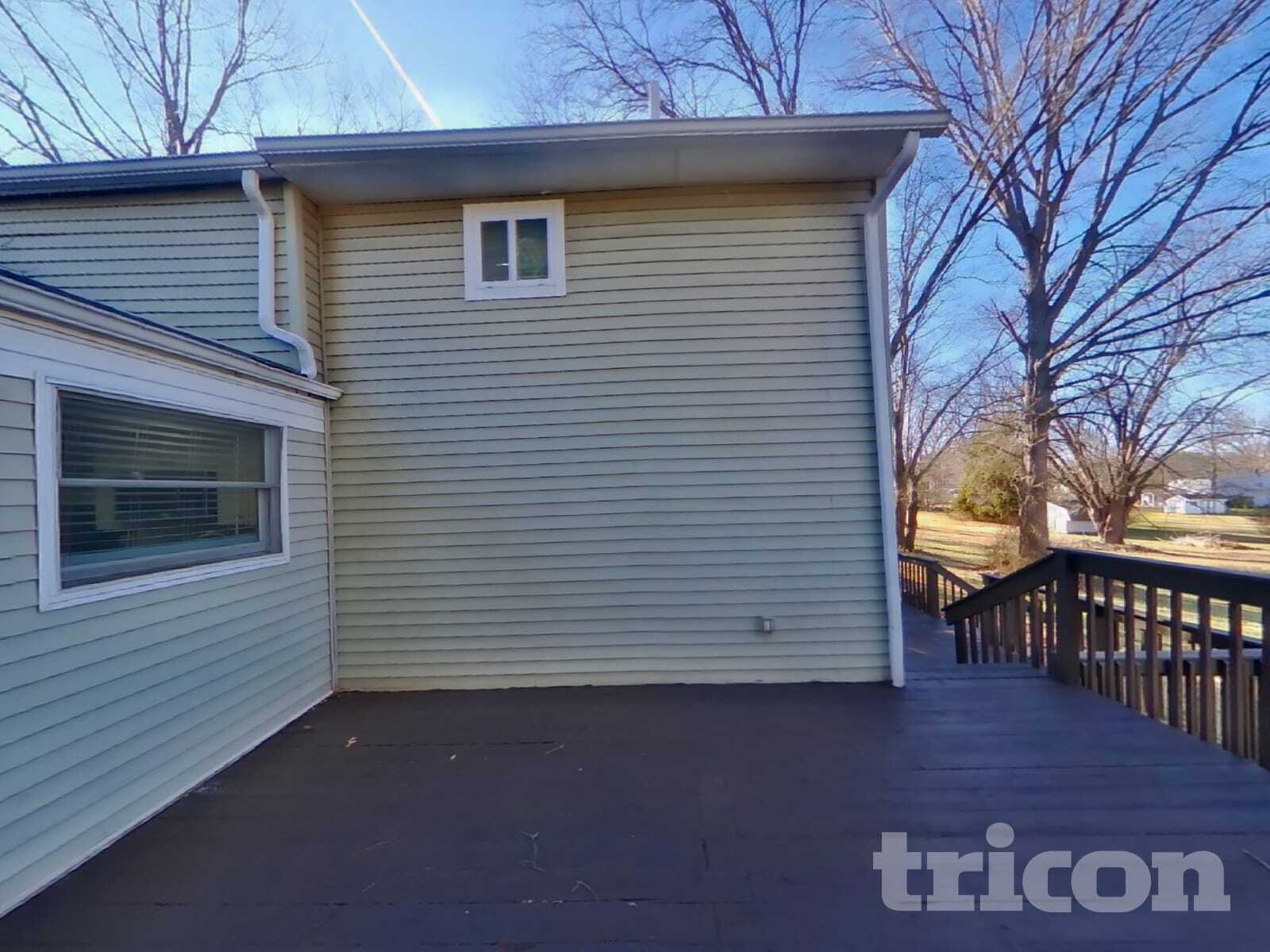 Building Photo - 33 Sioux Rd