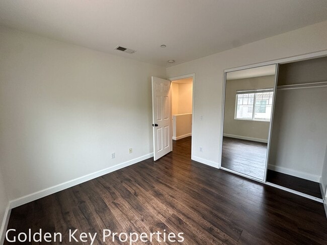 Building Photo - Move-in ready 2BR / 2BA townhome in San Marcos!
