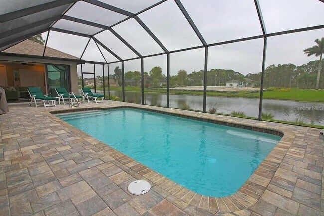 Building Photo - 1125 Rotonda Cir