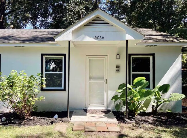 Primary Photo - 1908 Fuller St