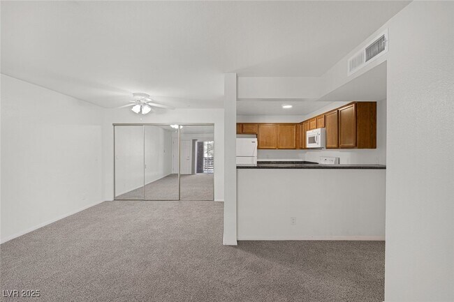 Building Photo - 2100 Jetty Rock Dr