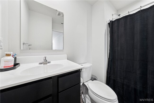 Building Photo - 32 Florence Ln