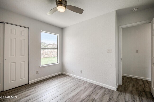 Building Photo - 5729 Saplinas Rd