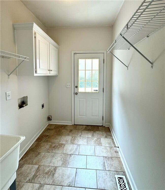 Building Photo - 1070 Admiral Crossing