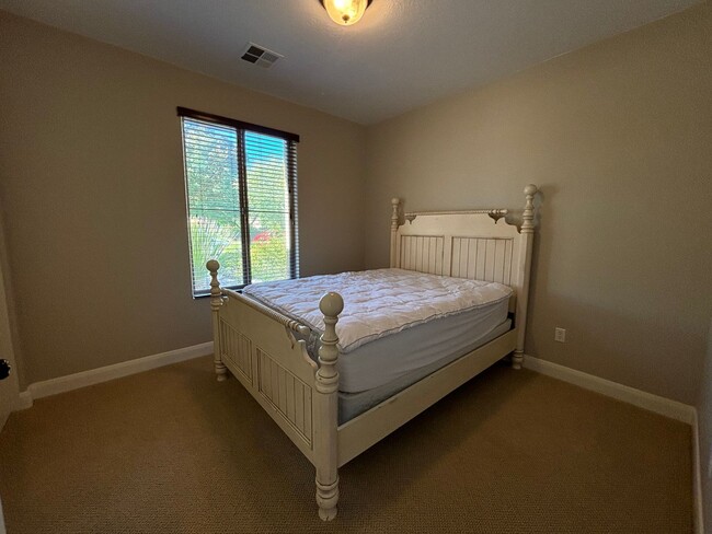 Building Photo - Short term lease! Coral Canyon on Golf Course with POOL- FURNISHED & UNFURISNHED OPTION