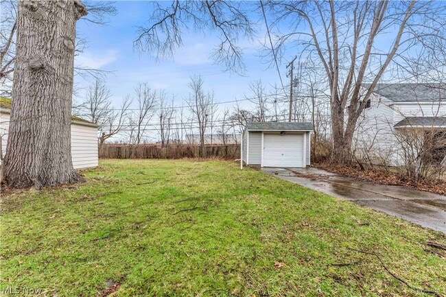 Building Photo - 1511 E 196th St