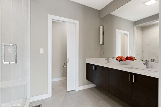 Building Photo - 1749 N Winnebago Ave