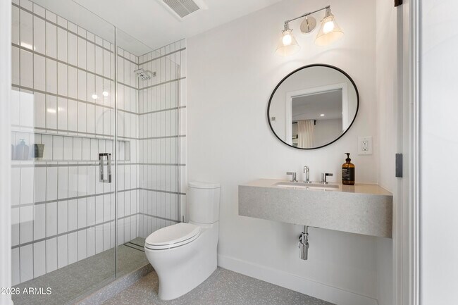 Building Photo - 4244 N 35th Pl