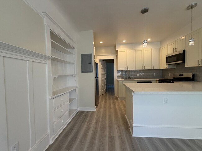 Building Photo - 571a Minna St