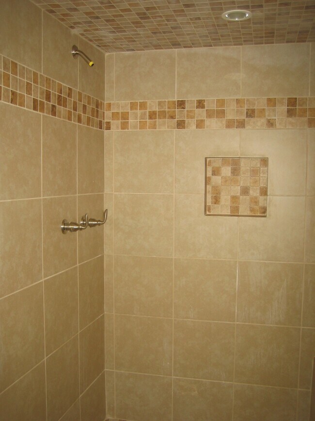 Building Photo - 10426 Sagebluff Dr