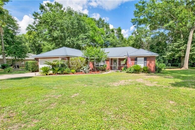 Building Photo - Beautifully Updated 3/2 Brick Home in Foley with New Appliances!