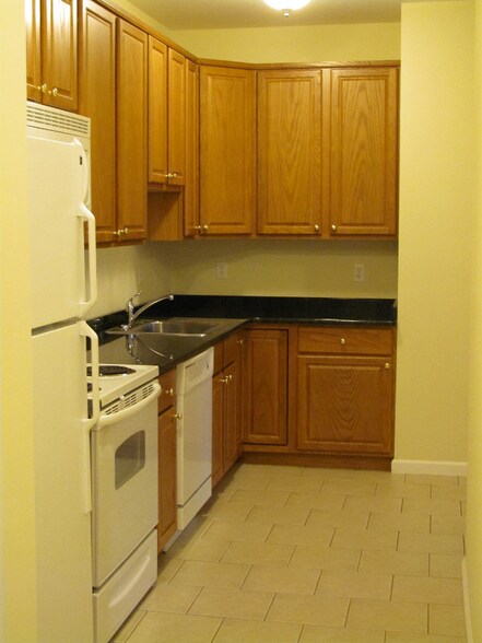 Building Photo - 1010 6th St